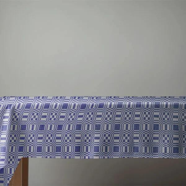Fata de masa rustica