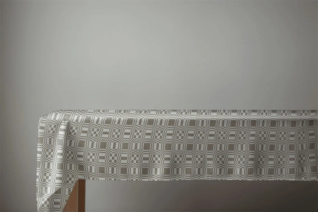 Fata de masa rustica